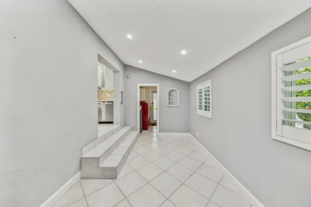 800 SW 19th Street Fort Lauderdale FL 33315