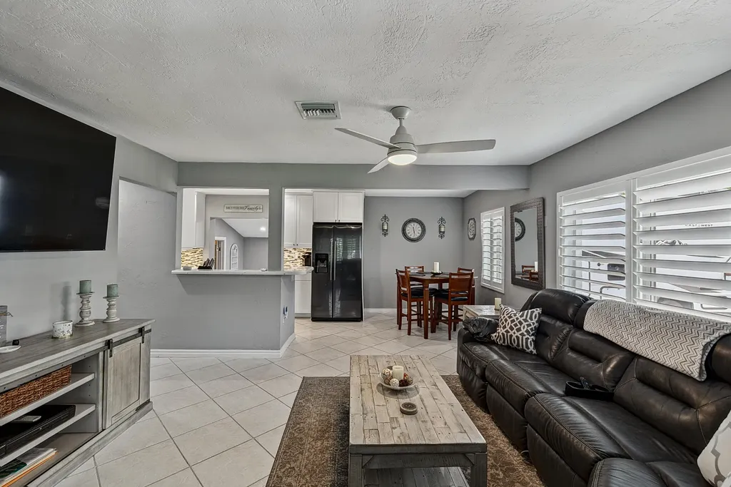 800 SW 19th Street Fort Lauderdale FL 33315