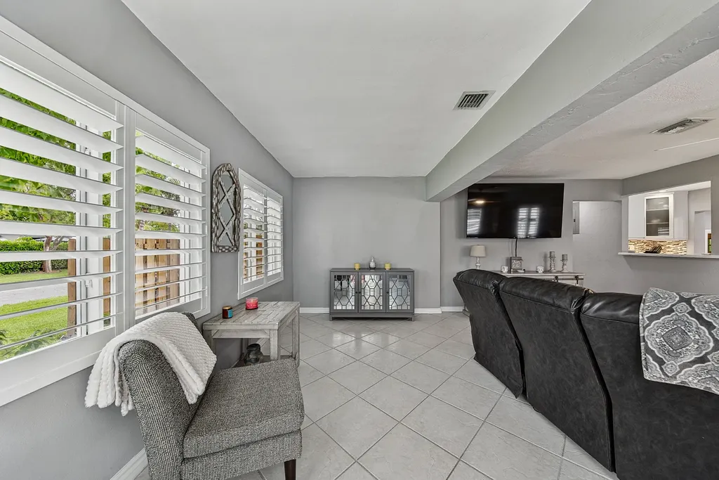 800 SW 19th Street Fort Lauderdale FL 33315