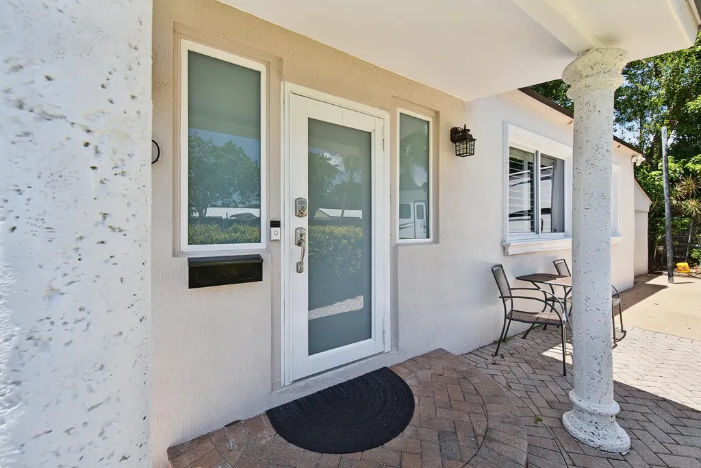 800 SW 19th Street Fort Lauderdale FL 33315