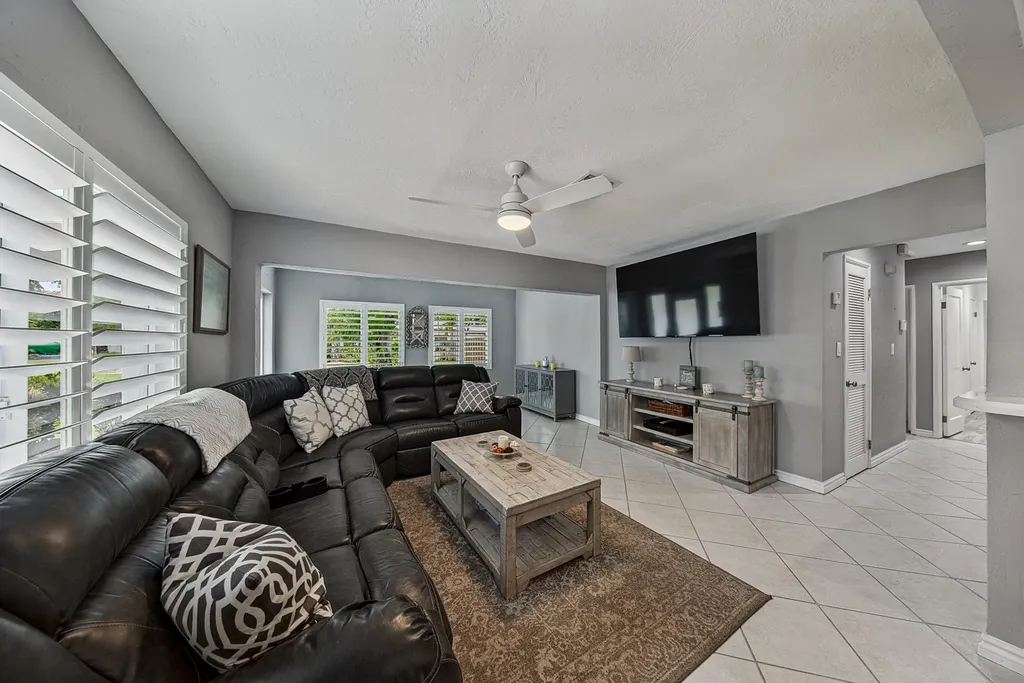 800 SW 19th Street Fort Lauderdale FL 33315