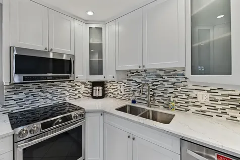 800 SW 19th Street Fort Lauderdale FL 33315