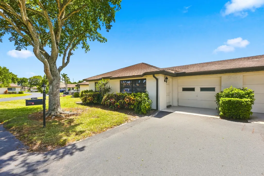 4863 Dovewood Terrace Boynton Beach FL 33436