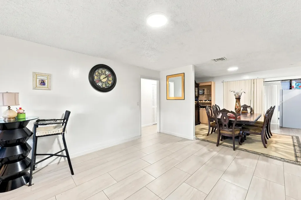 4863 Dovewood Terrace Boynton Beach FL 33436