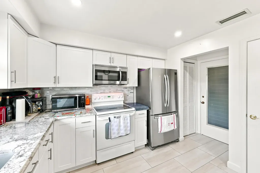 4863 Dovewood Terrace Boynton Beach FL 33436