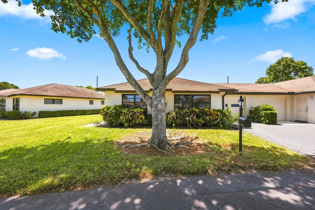 4863 Dovewood Terrace Boynton Beach FL 33436