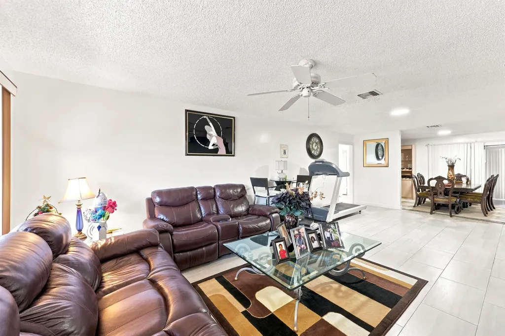 4863 Dovewood Terrace Boynton Beach FL 33436