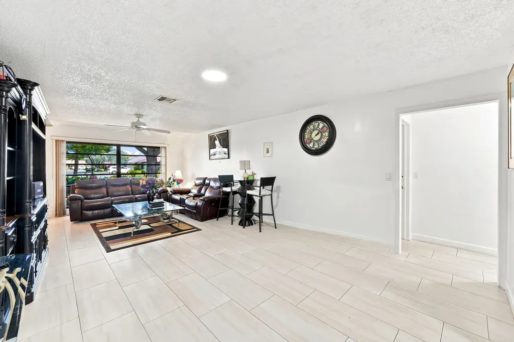 4863 Dovewood Terrace Boynton Beach FL 33436