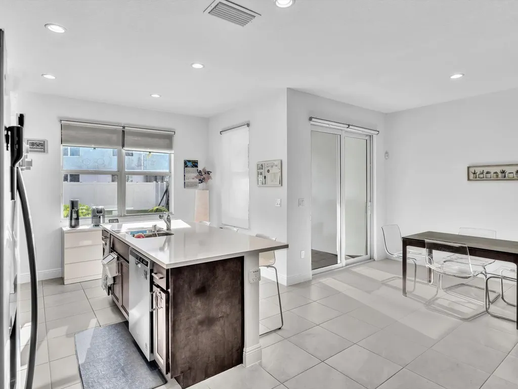 556 Sanderling Circle Deerfield Beach FL 33442