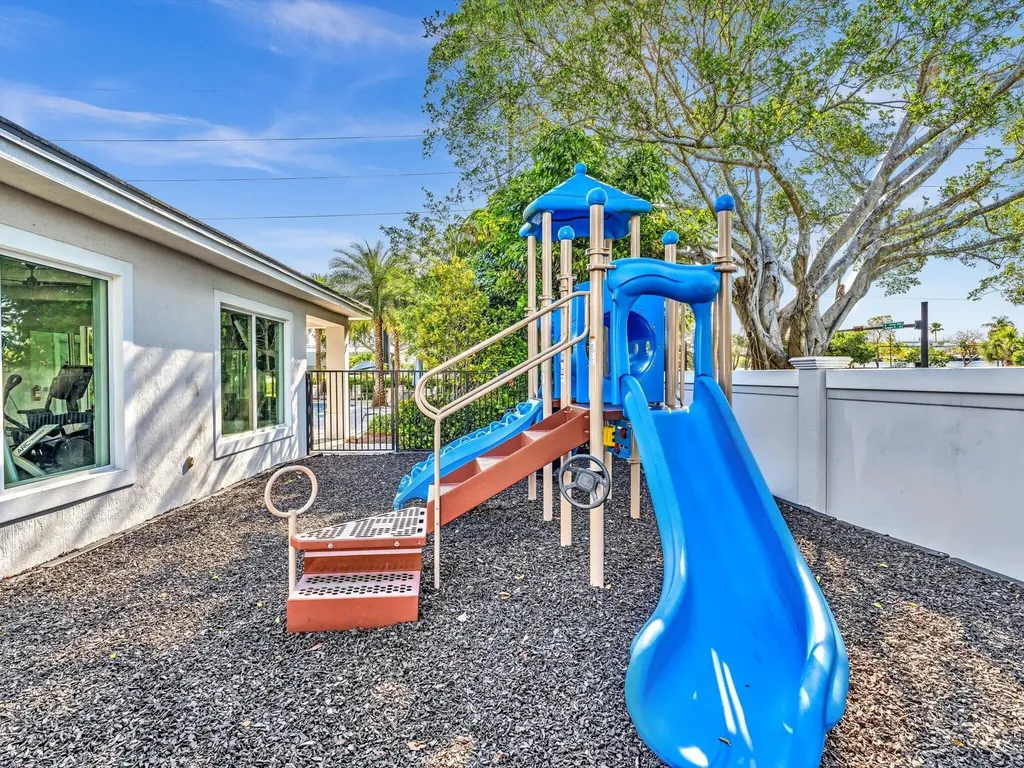 556 Sanderling Circle Deerfield Beach FL 33442