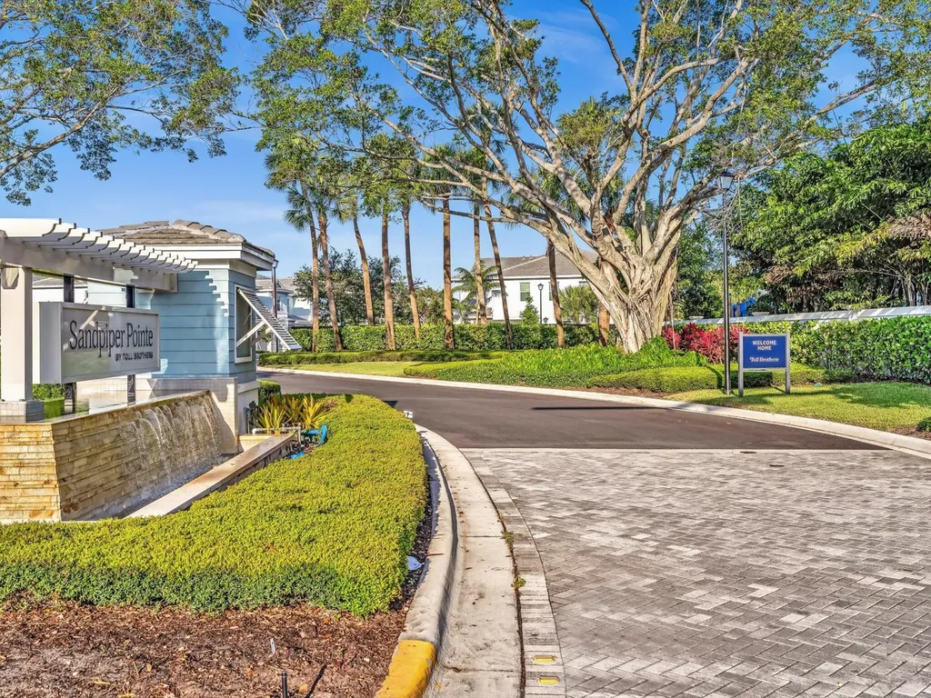 556 Sanderling Circle Deerfield Beach FL 33442