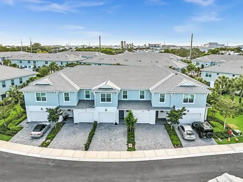 556 Sanderling Circle Deerfield Beach FL 33442