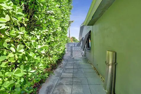 316 NW 20th Street Wilton Manors FL 33311