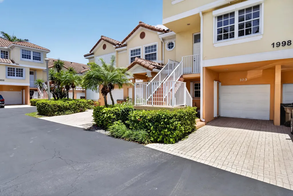 1998 NE 7th Street Deerfield Beach FL 33441