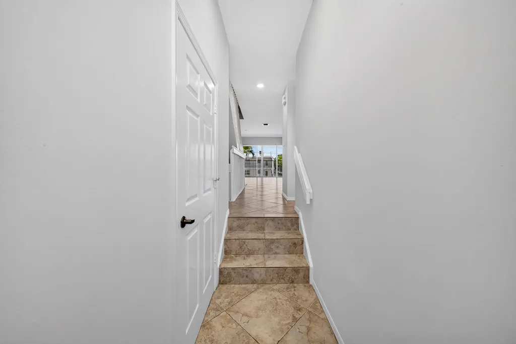 1998 NE 7th Street Deerfield Beach FL 33441