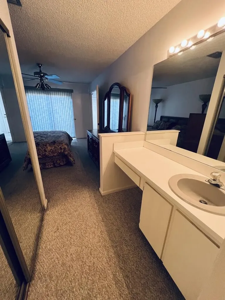 4232 Palm Bay West Palm Beach FL 33406