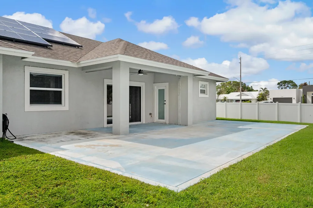 2094 SW Capeador Street Port St Lucie FL 34953