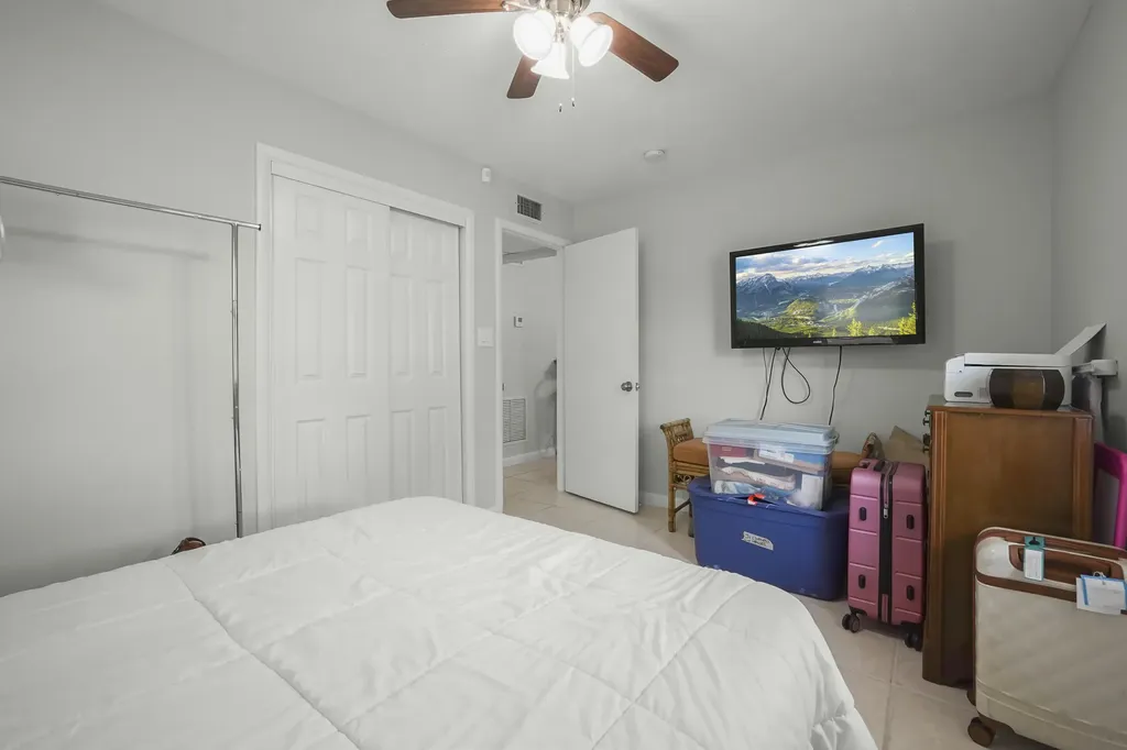 3231 Vassallo Avenue Palm Springs FL 33461