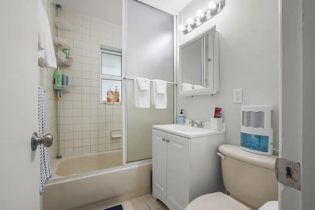3231 Vassallo Avenue Palm Springs FL 33461