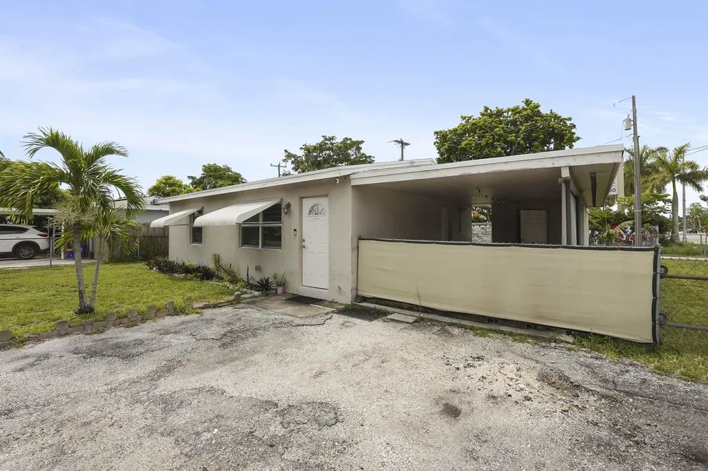 3231 Vassallo Avenue Palm Springs FL 33461