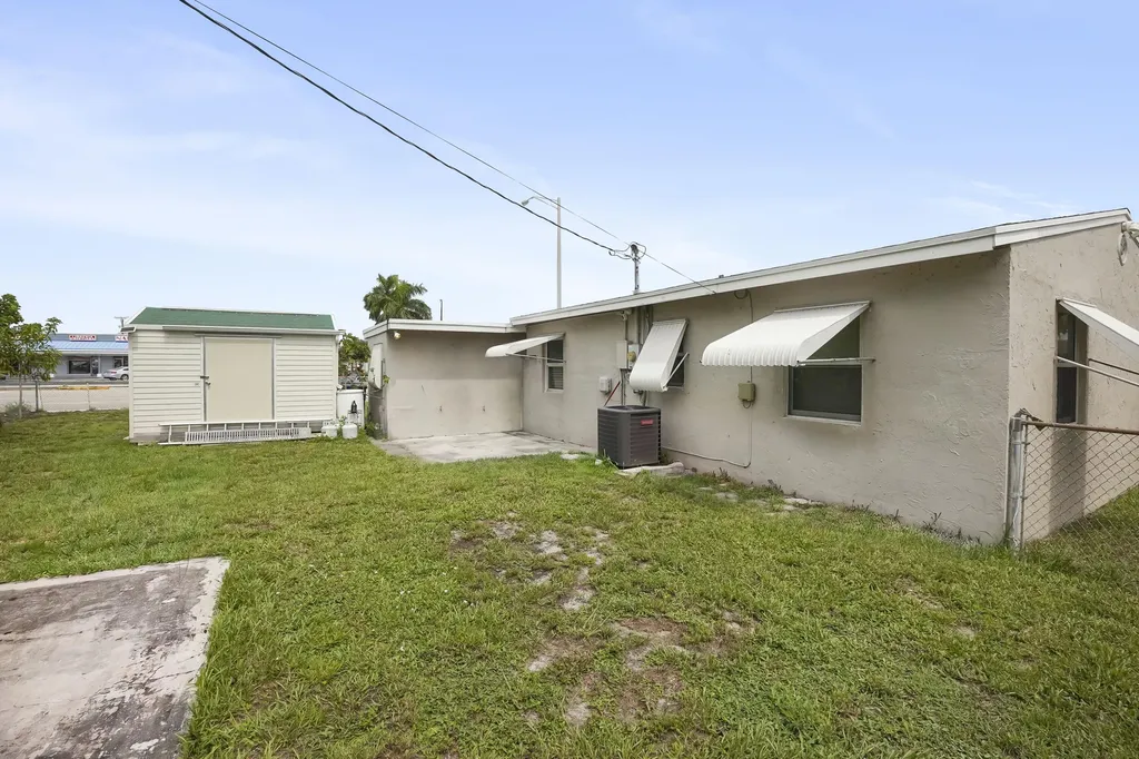 3231 Vassallo Avenue Palm Springs FL 33461