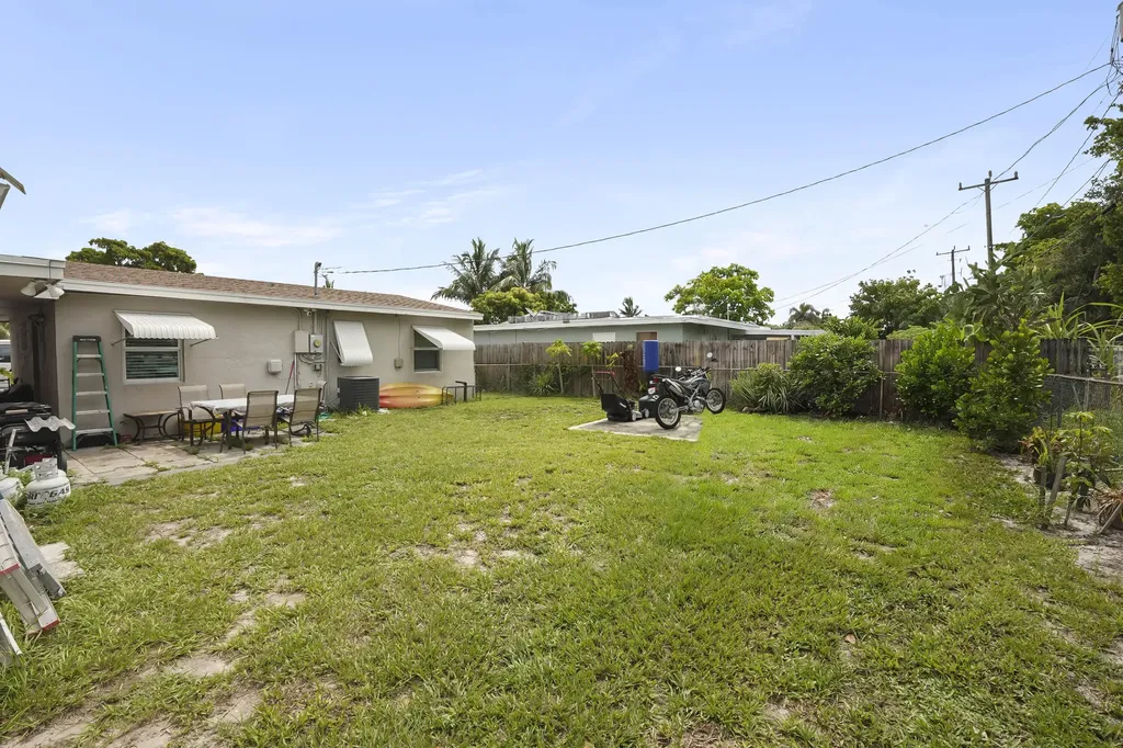 3231 Vassallo Avenue Palm Springs FL 33461