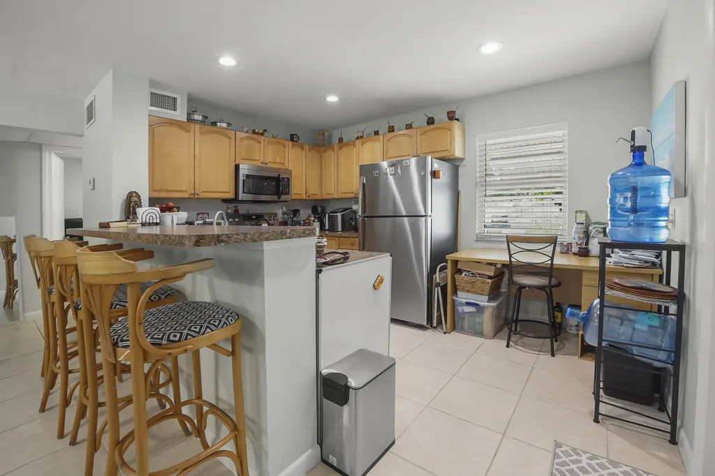 3231 Vassallo Avenue Palm Springs FL 33461
