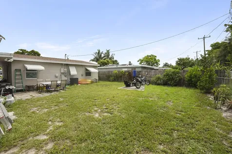 3231 Vassallo Avenue Palm Springs FL 33461