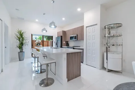 8045 NW 104th Avenue Doral FL 33178