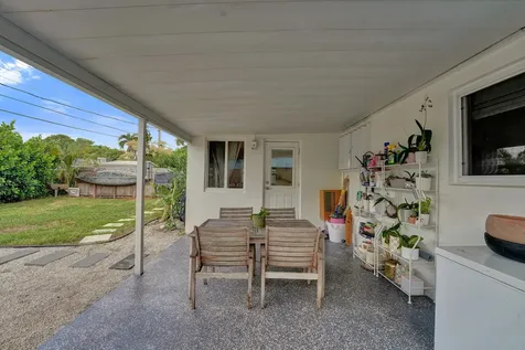 180 NW 48th Court Oakland Park FL 33309