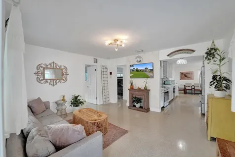 180 NW 48th Court Oakland Park FL 33309