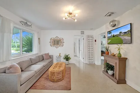 180 NW 48th Court Oakland Park FL 33309