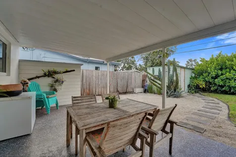 180 NW 48th Court Oakland Park FL 33309