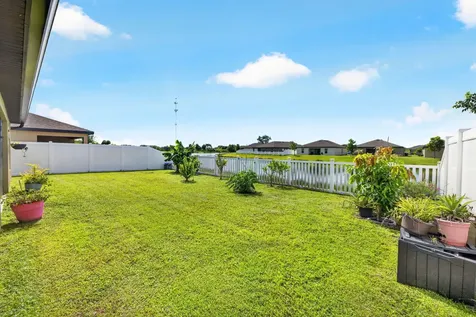 5521 Fantasy Drive Fort Pierce FL 34947