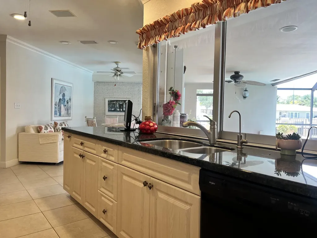 3920 NE 27th Avenue Lighthouse Point FL 33064