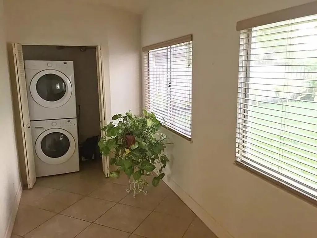2713 NE 33rd Avenue Fort Lauderdale FL 33308