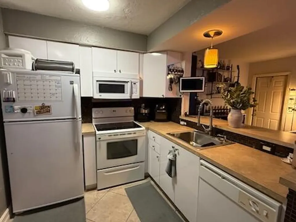 2713 NE 33rd Avenue Fort Lauderdale FL 33308