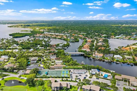 18610 SE Saint Augustine Way Tequesta FL 33469