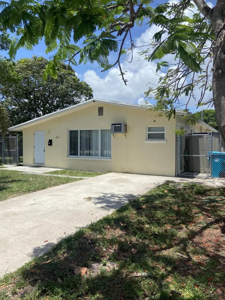417 NE 2nd Street Boynton Beach FL 33435