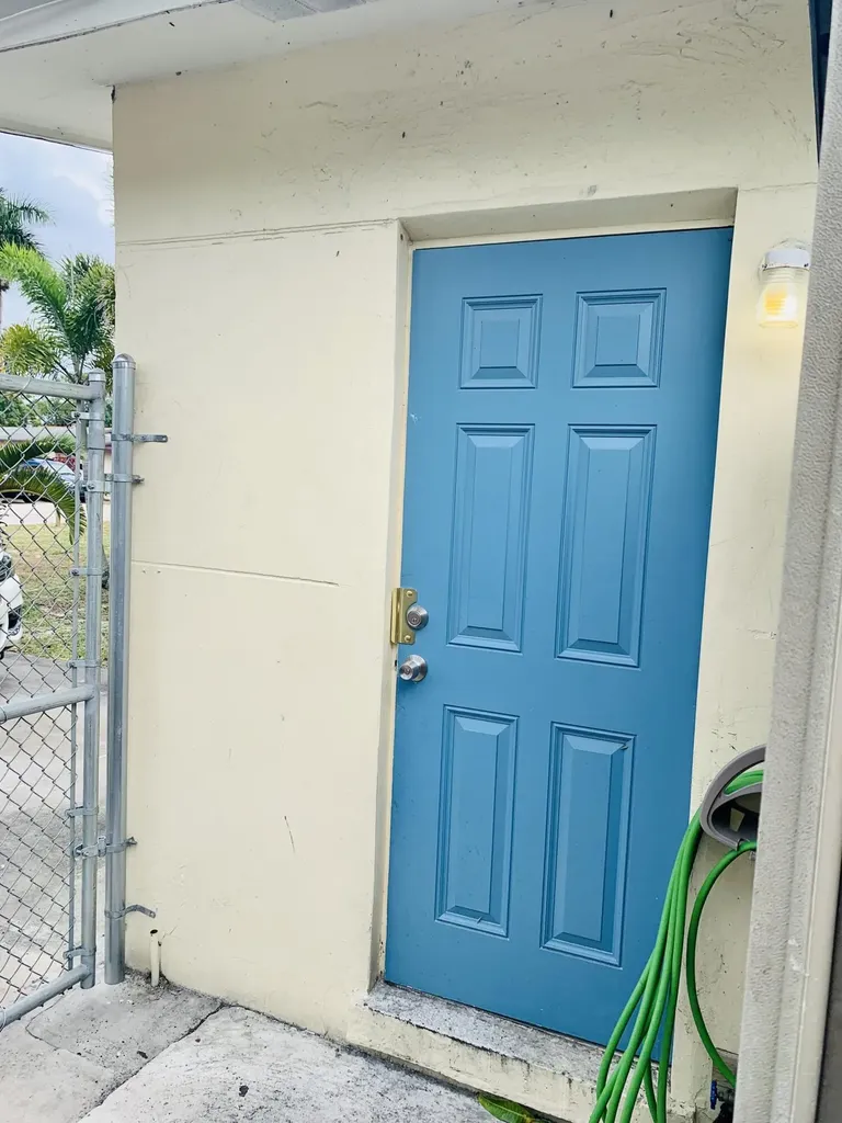 417 NE 2nd Street Boynton Beach FL 33435
