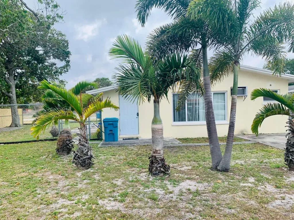 417 NE 2nd Street Boynton Beach FL 33435
