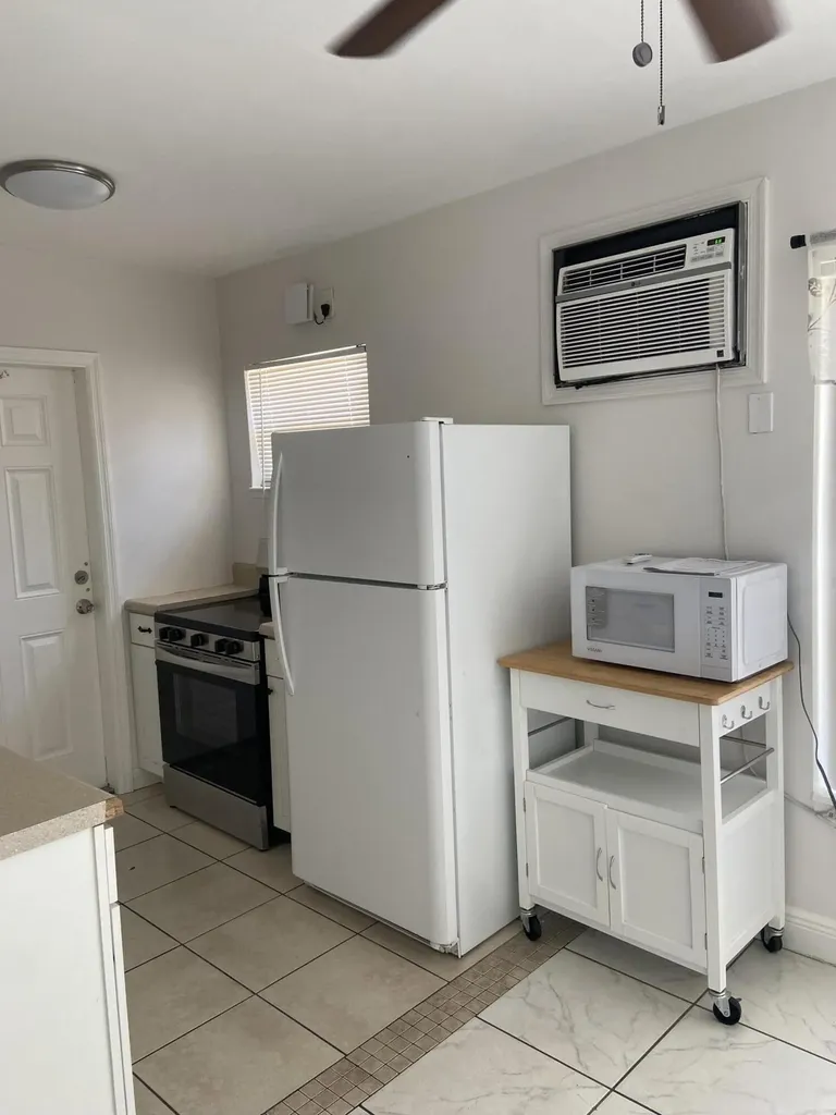 417 NE 2nd Street Boynton Beach FL 33435