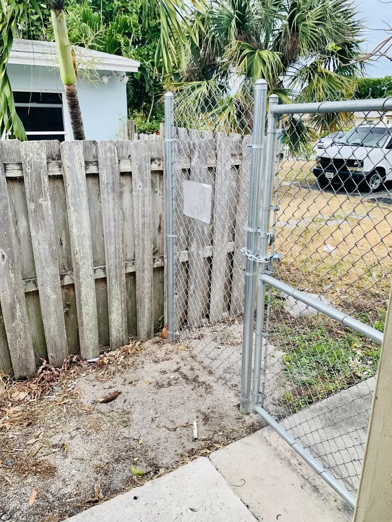417 NE 2nd Street Boynton Beach FL 33435