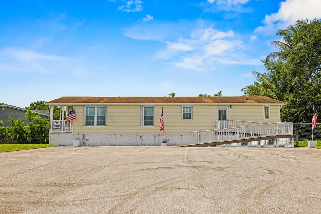 10105 SW Sandalfoot Boulevard Boca Raton FL 33428
