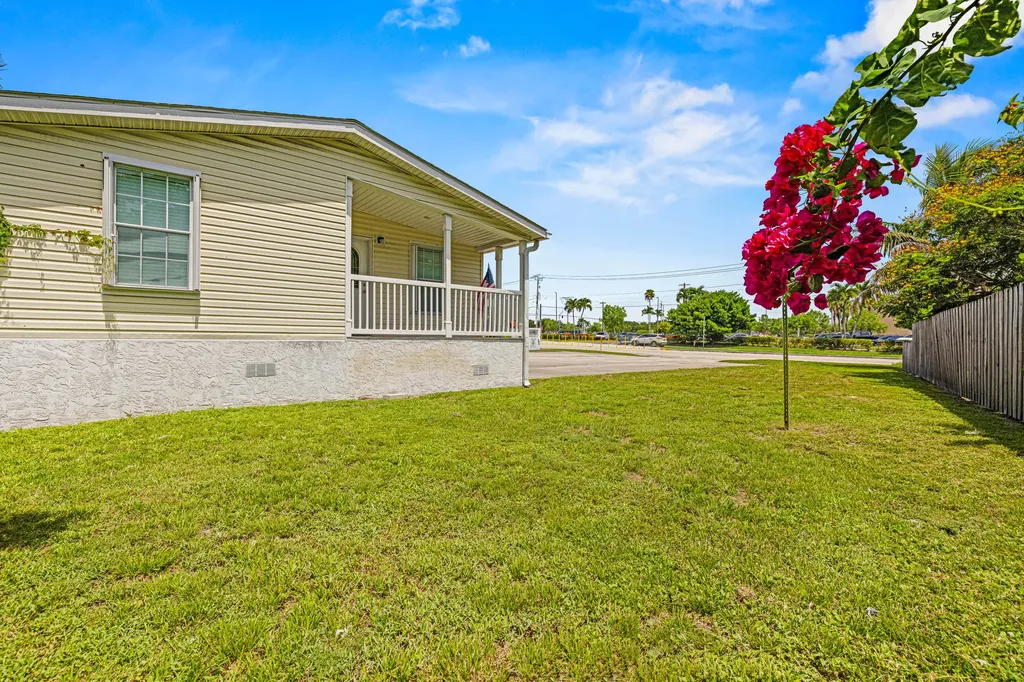 10105 SW Sandalfoot Boulevard Boca Raton FL 33428