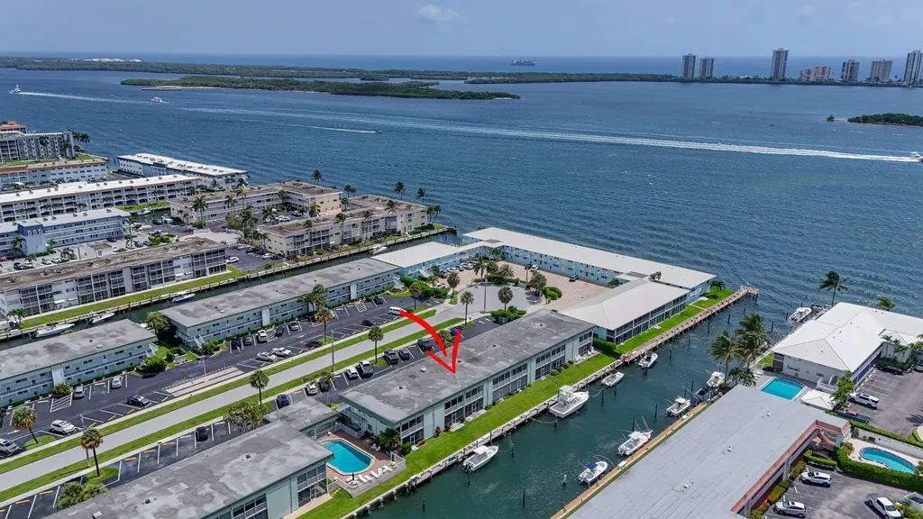 110 Wettaw Lane North Palm Beach FL 33408