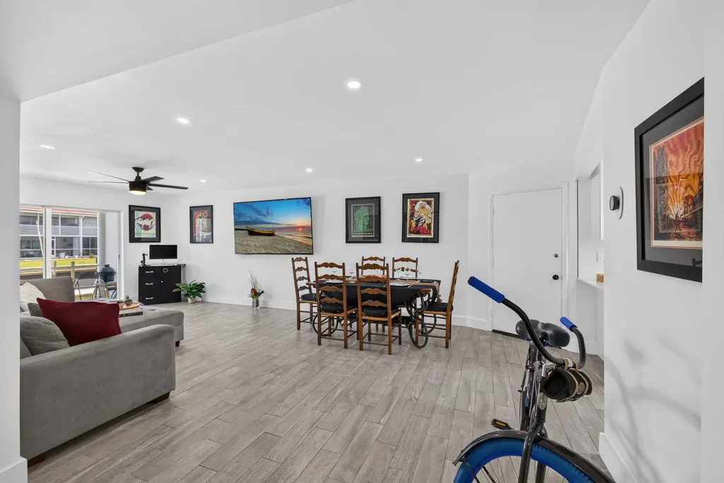 110 Wettaw Lane North Palm Beach FL 33408