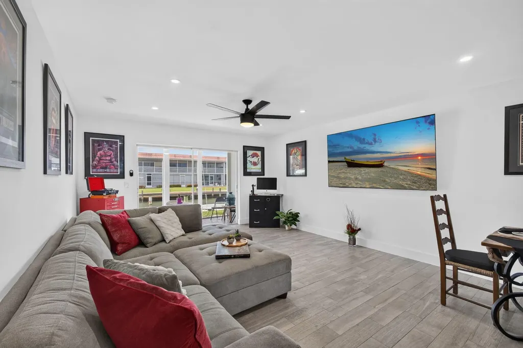 110 Wettaw Lane North Palm Beach FL 33408