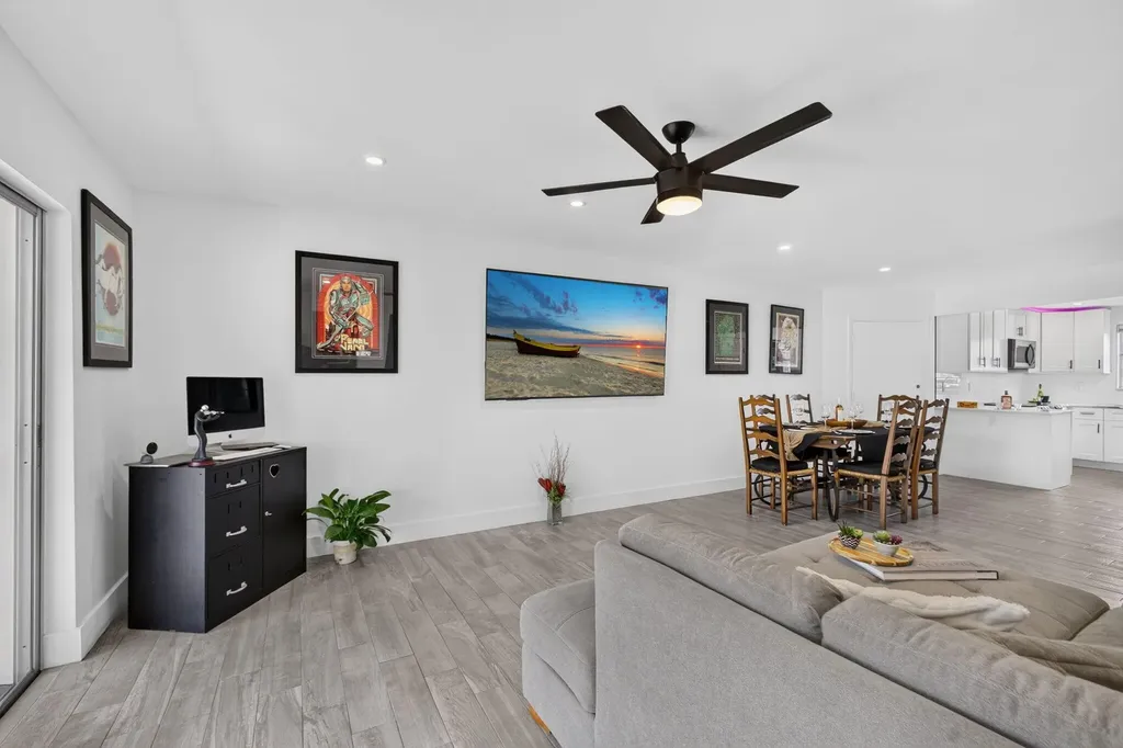 110 Wettaw Lane North Palm Beach FL 33408