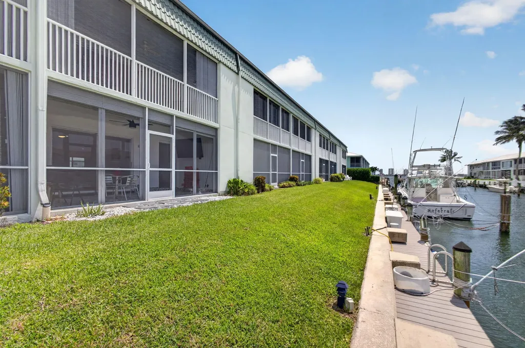 110 Wettaw Lane North Palm Beach FL 33408